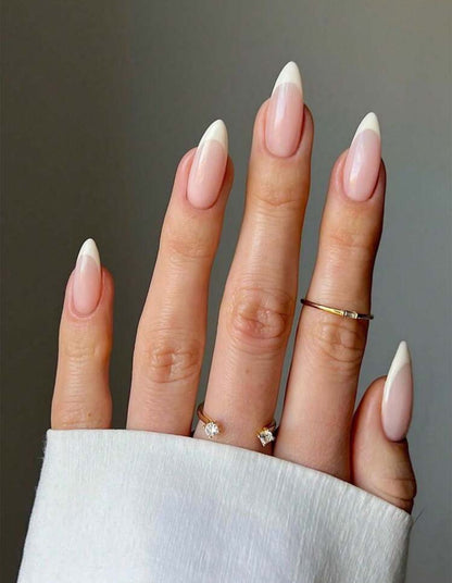 Uñas Almendra Con  Diseño francés